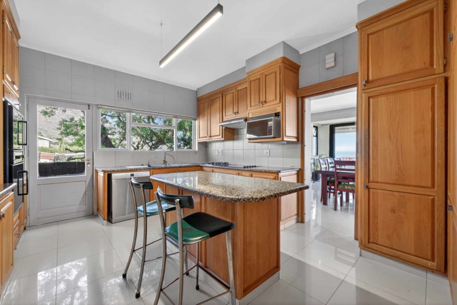 5 Bedroom Property for Sale in Camps Bay Western Cape
